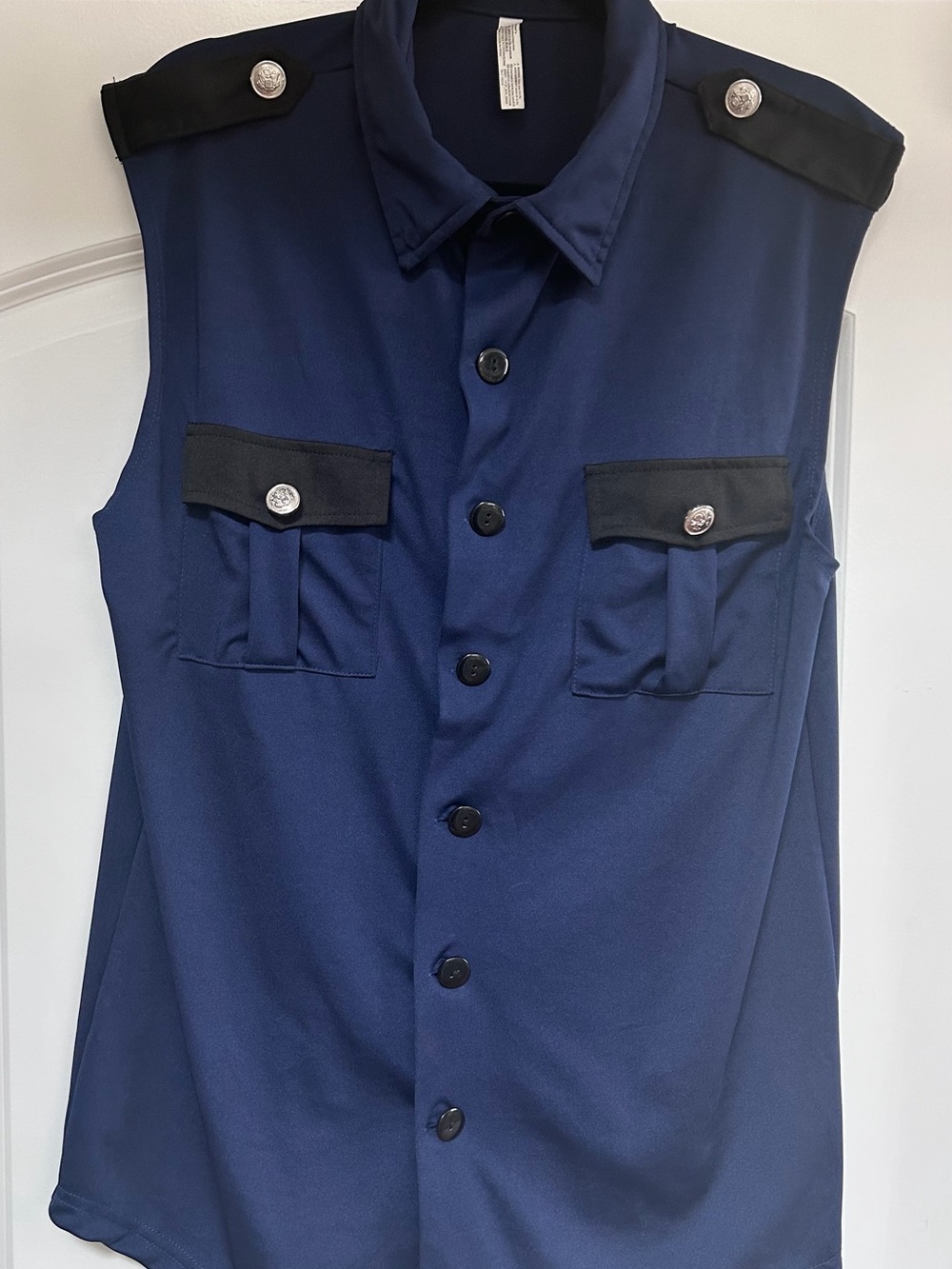 NWOT Women’s M/L Sleeveless Button Front Knit Blouse Top Shoulder Accent Pocket